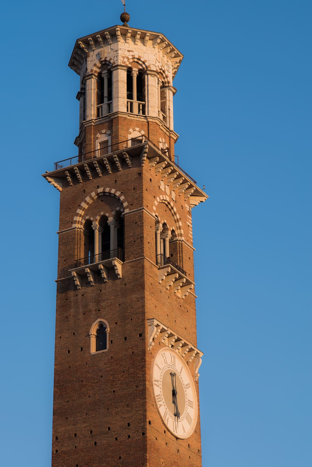 Torre dei Lamberti 2/2